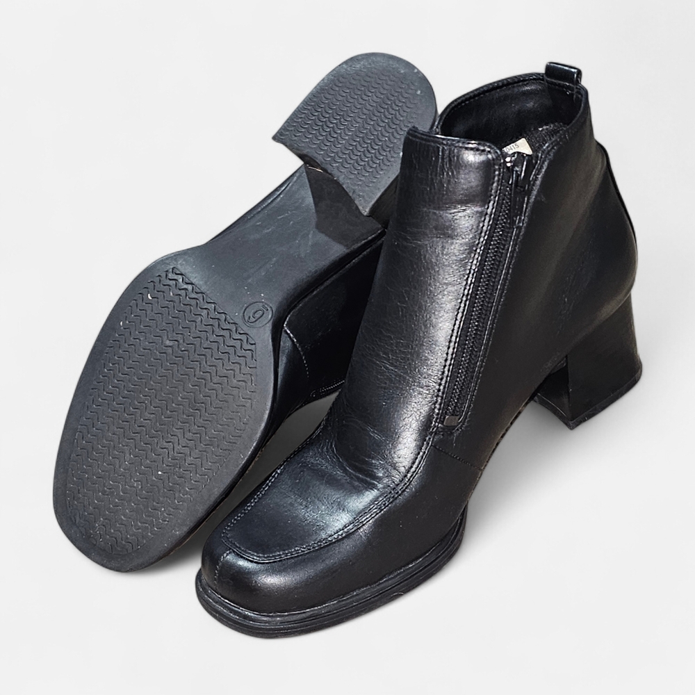 Borelli Women’s Leather Chunky Heel Boots –‎ Size 6